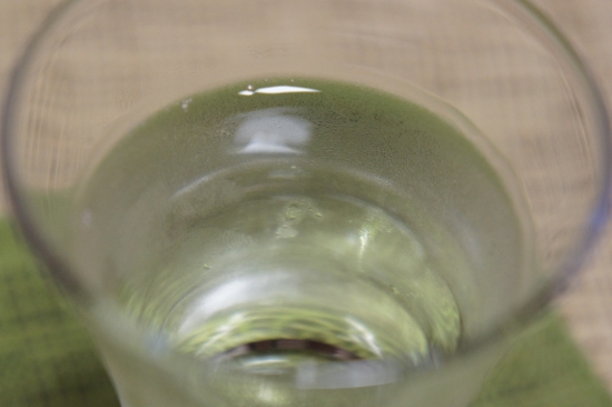 『雪洞貯蔵酒 緑』は無色透明