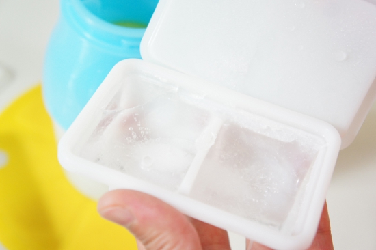 専用の製氷皿で作った氷